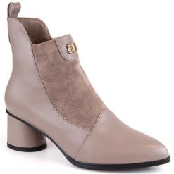 Botki damskie na obcasie beżowe D&A S.Barski Premium Collection MR870-96 beżowy. Brązowe botki bez wzorów, bez obcasa, na obcasie, bez zapięcia. Za 329.18 zł.