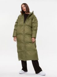 Bomboogie Kurtka puchowa CW 8082 T MNA3 Zielony Relaxed Fit. Zielone kurtki Bomboogie, na zimę, bez wzorów, z puchu, bez kaptura. Za 1,039.00 zł.