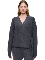 Triumph Kardigan w kolorze antracytowym rozmiar: 40. Czarne swetry Triumph, bez wzorów, ze splotem, bez ramiączek. Za 117.45 zł.