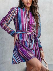 Milan Kiss Sukienka ze wzorem rozmiar: M. Różowe sukienki Milan Kiss, m, bez wzorów, z tkaniny, bez kołnierzyka, bez ramiączek, mini, rozkloszowane. Za 105.38 zł.