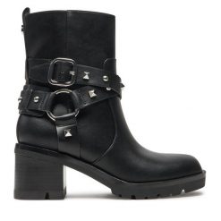 Botki Guess. Czarne botki Guess, z aplikacjami, bez obcasa, na słupku, bez zapięcia. Za 399.99 zł.
