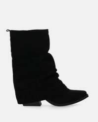 ZAMSZOWE KOWBOJKI Z WYWIJANĄ CHOLEWKĄ F016SUBLOBB094. Botki Venezia, bez wzorów, ze skóry, bez obcasa, bez zapięcia. Za 499.00 zł.