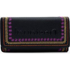 Desigual portfel damski kolor czarny. Czarne portfele Desigual, bez wzorów. Za 279.99 zł.
