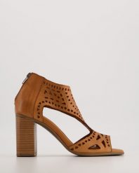SANDAŁY NA SŁUPKU 0027102 COCONUT. Sandały Venezia, bez wzorów, ze skóry, bez obcasa, na słupku, bez zapięcia. Za 269.00 zł.