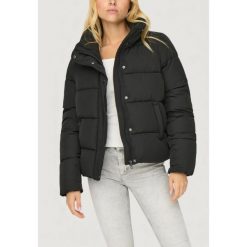 Kurtka puchowa Kobieta ONLY ONLNEWCOOL PUFFER JACKET OTW NOOS. Czarne kurtki ONLY, na zimę, bez wzorów, z puchu, bez kaptura. Za 211.10 zł.