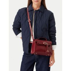 Torebka Beverly Hills Polo Club. Czerwone torebki klasyczne Beverly Hills Polo Club, bez wzorów, klasyczne, bez dodatków. Za 199.99 zł.