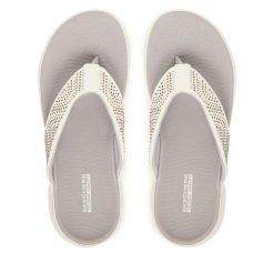 Japonki Skechers. Białe japonki Skechers, bez wzorów. Za 199.99 zł.