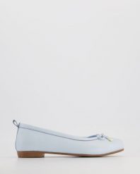 BALERINY Z KOKARDĄ 2339 STARLI BLUE. Niebieskie baleriny Venezia, bez wzorów, ze skóry, bez obcasa, bez zapięcia. Za 169.00 zł.