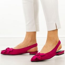 Fuksja skórzane czółenka damskie Vinceza 66951. Czerwone czółenka VINCEZA, na jesień, z aplikacjami, ze skóry, eleganckie, bez obcasa, na obcasie, bez zapięcia. W wyprzedaży za 192.72 zł.