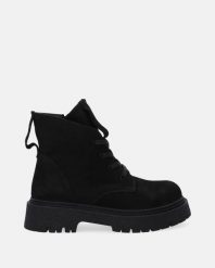 CZARNE WORKERY Z NUBUKU 266901 46 BLACK. Czarne botki Venezia, bez wzorów, z nubiku, bez obcasa, bez zapięcia. Za 299.00 zł.