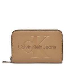 Mały Portfel Damski Calvin Klein Jeans. Brązowe portfele Calvin Klein Jeans, bez wzorów, z jeansu. Za 159.99 zł.