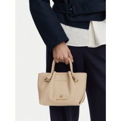 Torebka Beverly Hills Polo Club. Brązowe torebki klasyczne Beverly Hills Polo Club, bez wzorów, klasyczne, bez dodatków. Za 249.99 zł.