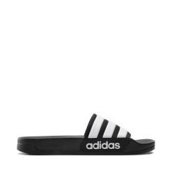 Klapki adidas. Czarne klapki adidas, bez wzorów, sportowe, bez obcasa, bez zapięcia. Za 119.99 zł.