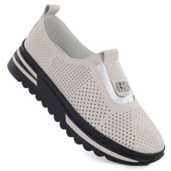 Skórzane półbuty damskie ażurowe na platformie beżowe S.Barski 7092. Brązowe półbuty wsuwane S.BARSKI, w ażurowe wzory, ze skóry, sportowe, bez obcasa, na koturnie. Za 279.99 zł.