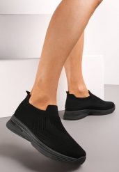 Czarne Buty Sportowe z Perforacyjnego Materiału Sherlina. Czarne buty sportowe lifestyle Renee, na lato, bez wzorów, sportowe, bez zapięcia. W wyprzedaży za 35.99 zł.