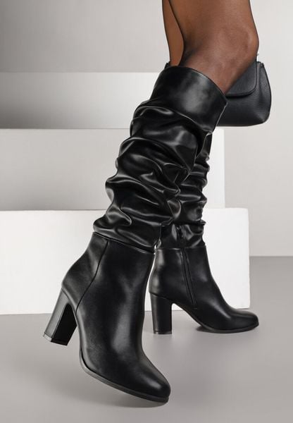 Czarne Kozaki Typu Slouchy na Słupku Dedvira. Czarne kozaki Renee, bez wzorów, z jeansu, bez obcasa, na obcasie, bez zapięcia. Za 139.99 zł.