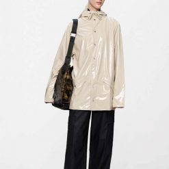 Kurtka RAINS JACKET W3 Jasnobrązowy. Brązowe kurtki Rains, xs, bez wzorów, z syntetyku, bez kaptura. Za 213.99 zł.