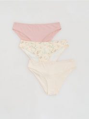 Wzorzyste majtki figi 3 pack - złamana biel. Figi Reserved, bez wzorów, z dzianiny. Za 59.99 zł.