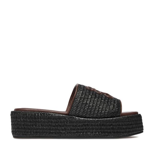 Espadryle Nine West. Czarne espadryle Nine West, bez wzorów, bez obcasa. Za 279.99 zł.