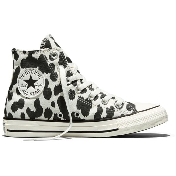 Buty sportowe Converse Chuck Taylor All Star. Białe buty treningowe Converse, bez wzorów, z materiału, bez zapięcia. Za 390.00 zł.