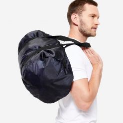 Torba fitness Domyos 30 l. Niebieskie torby sportowe Decathlon, bez wzorów, z materiału. W wyprzedaży za 21.99 zł.
