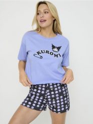 Piżama dwuczęściowa Kuromi - fioletowy. Fioletowe piżamy Sinsay, l, bez wzorów, bez kołnierzyka, bez ramiączek, krótkie. Za 49.99 zł.