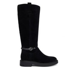 Kozaki Guess. Czarne kozaki Guess, z aplikacjami, bez obcasa, na płaskiej podeszwie, bez zapięcia. Za 899.99 zł.