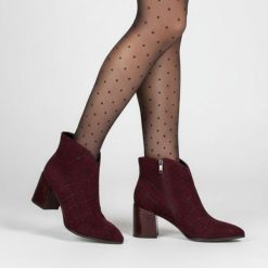 Botki damskie S. Barski, na obcasie skórzane z cholewką we wzory, bordowe, MR52-132. Czerwone botki S.BARSKI, z aplikacjami, z zamszu, biznesowe, bez obcasa, na obcasie, bez zapięcia. Za 309.00 zł.