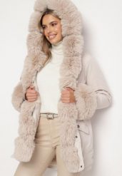 Jasnobeżowa Kurtka Parka z Kapturem i Wstawkami z Futerka Caranze. Brązowe kurtki Born2be, na jesień, l, bez wzorów, z kapturem. W wyprzedaży za 169.99 zł.