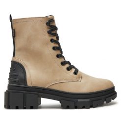 Trapery s.Oliver. Brązowe traperki S.Oliver, bez wzorów, bez obcasa, bez zapięcia. Za 399.99 zł.