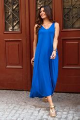 Maxi Sukienka na Szerokich Ramiączkach - Niebieski Jeans. Niebieskie sukienki Makadamia, l, bez wzorów, z dzianiny, bez kołnierzyka, bez ramiączek, maxi. Za 219.90 zł.