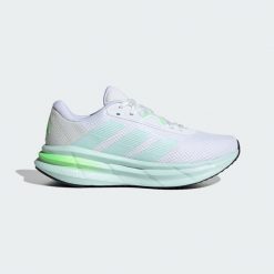 Buty Galaxy 7 Running. Białe buty do biegania adidas, bez wzorów, bez zapięcia, do biegania. Za 231.90 zł.