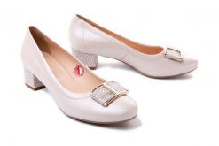 BIOECO BY ARKA 5632 beż, czółenka damskie. Brązowe czółenka Bioeco by Arka, bez wzorów, ze skóry, bez obcasa, na obcasie, bez zapięcia. Za 379.90 zł.