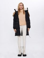 Bébé Płaszcz zimowy w kolorze czarnym rozmiar: M. Czarne płaszcze bebe, na zimę, m, bez wzorów, z puchu, bez kaptura. Za 291.51 zł.