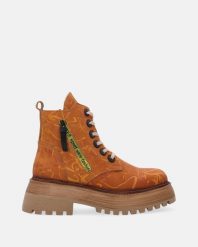 BRĄZOWE BOTKI Z NUBUKU 003ALF-2301 TA-Y. Brązowe botki Venezia, bez wzorów, z nubiku, bez obcasa, bez zapięcia. Za 279.00 zł.