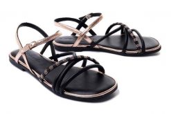 TAMARIS 28116-28 098 black combination, sandały damskie. Czarne sandały Tamaris, bez wzorów, z gumy, bez obcasa, na obcasie, bez zapięcia. Za 259.90 zł.