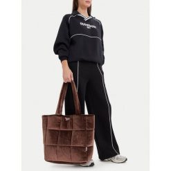Torebka Reebok. Brązowe shopper bag Reebok, bez wzorów, bez dodatków. Za 149.99 zł.