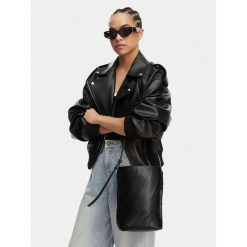 Torebka Emporio Armani. Czarne torebki klasyczne Emporio Armani, bez wzorów, klasyczne, bez dodatków. Za 2,959.00 zł.