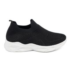 Shelvt Czarne buty sportowe damskie wsuwane. Czarne buty treningowe bez wzorów, bez zapięcia. Za 126.76 zł.