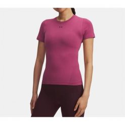 Damska koszulka z krótkim rękawem UA 6000642-659. Czerwone t-shirty sportowe Under Armour, bez wzorów, bez ramiączek. Za 159.99 zł.