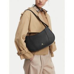 Torebka Beverly Hills Polo Club. Czarne torebki klasyczne Beverly Hills Polo Club, bez wzorów, klasyczne, bez dodatków. Za 179.99 zł.