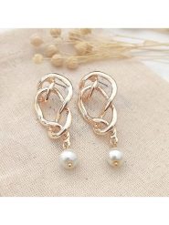 Atelier MIU Pozłacane kolczyki-wkrętki z perłami syntetycznymi rozmiar: onesize. Żółte kolczyki atelier MIU, z perłą, pozłacane. Za 39.99 zł.