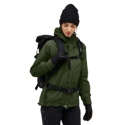 Damska wiatrówka Haglöfs Astral GTX II. Zielone kurtki przejściowe sportowe Haglöfs, bez wzorów, z softshellu, bez kaptura, trekkingowe. W wyprzedaży za 1,593.75 zł.