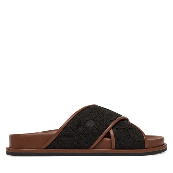 Klapki Max Mara Beachwear. Czarne klapki Max Mara Beachwear, bez wzorów, bez obcasa, bez zapięcia. Za 681.99 zł.