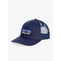 Czapka z daszkiem Patagonia P-6 Logo Trucker Hat - new navy. Niebieskie czapki z daszkiem Patagonia, bez wzorów, sportowe. Za 154.99 zł.