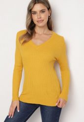 Beżowy Sweter z Trójkątnym Dekoltem z Prążkowanej Dzianiny Derige. Brązowe swetry Born2be, m, bez wzorów, z dzianiny, bez ramiączek. W wyprzedaży za 67.99 zł.
