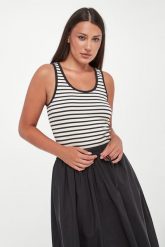 Top damski prążkowany w paski Multik WEEKEND MAX MARA. Topy Weekend Max Mara, m, bez wzorów, prążkowane, bez kołnierzyka, bez ramiączek. Za 339.00 zł.