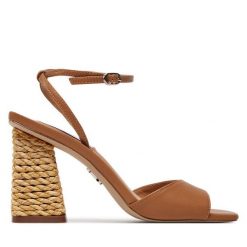 Sandały Steve Madden. Brązowe sandały Steve Madden, bez wzorów, bez obcasa, na słupku, bez zapięcia. Za 549.99 zł.