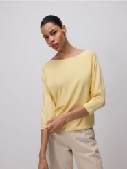 Gładki sweter z wiskozą - jasnożółty. Żółte swetry Reserved, l, bez wzorów, z dzianiny, bez ramiączek. Za 79.99 zł.
