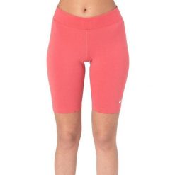 Legginsy Nike Sportswear Essential, Różowy, Kobiety. Czerwone legginsy Nike, bez wzorów, z materiału, sportowe. Za 124.75 zł.